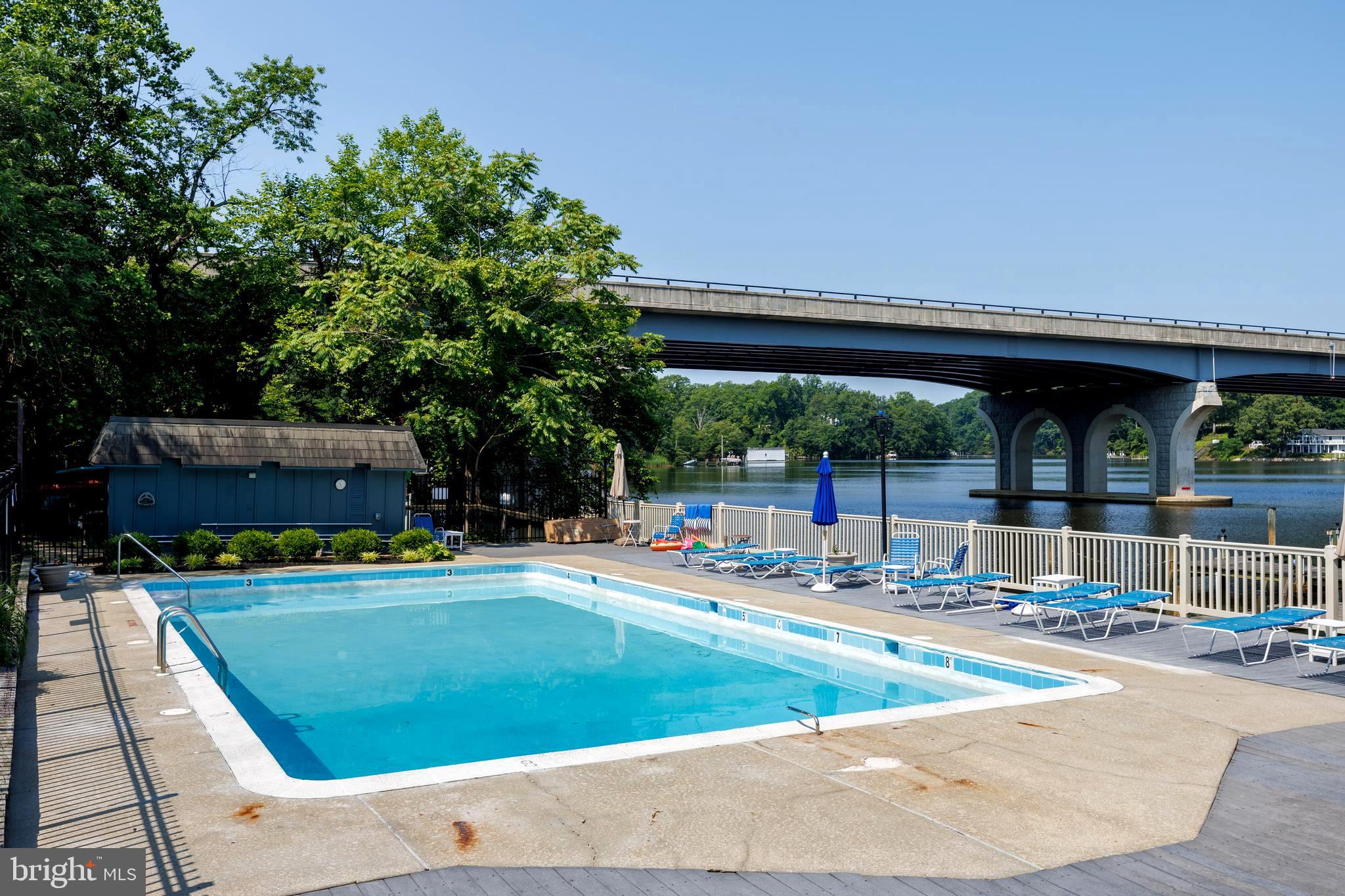 MARINERS COVE - Residential