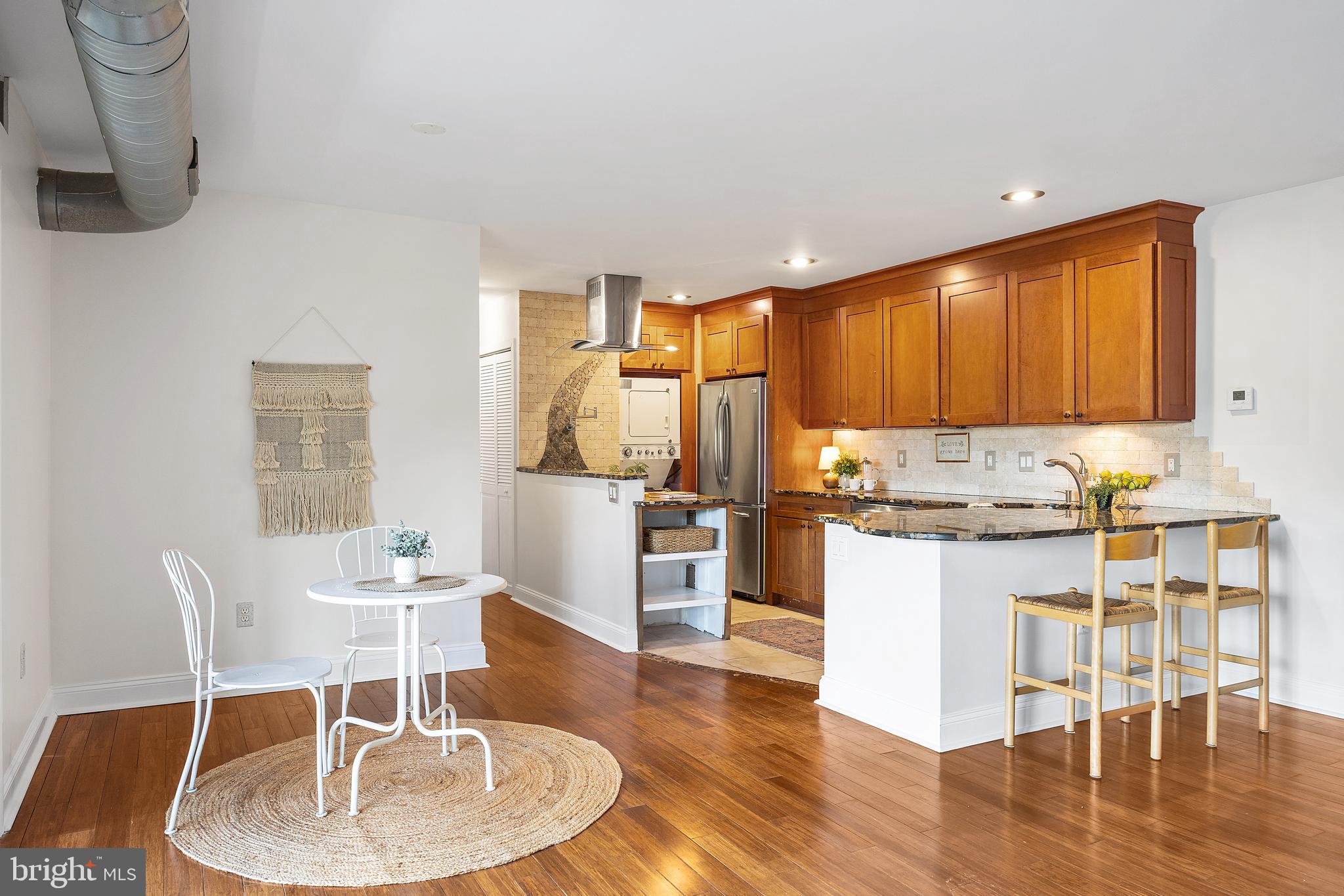 MARINERS COVE - Residential