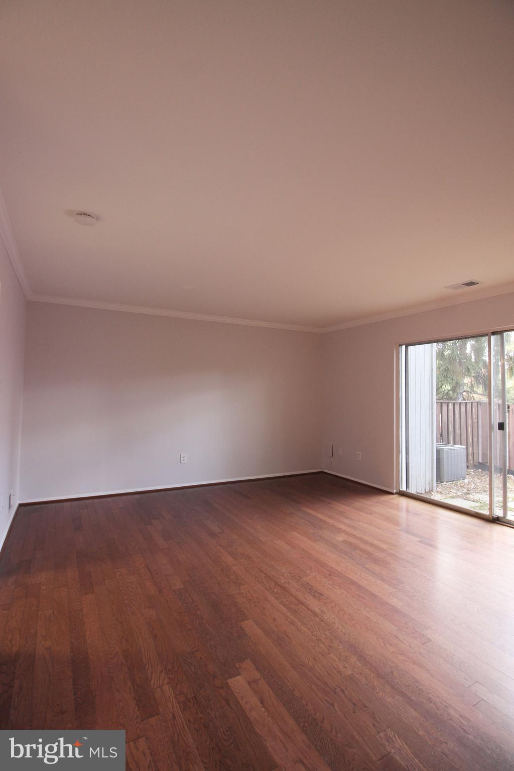 RESTON - Residential Lease