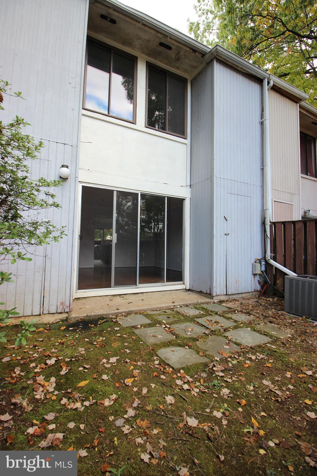 RESTON - Residential Lease