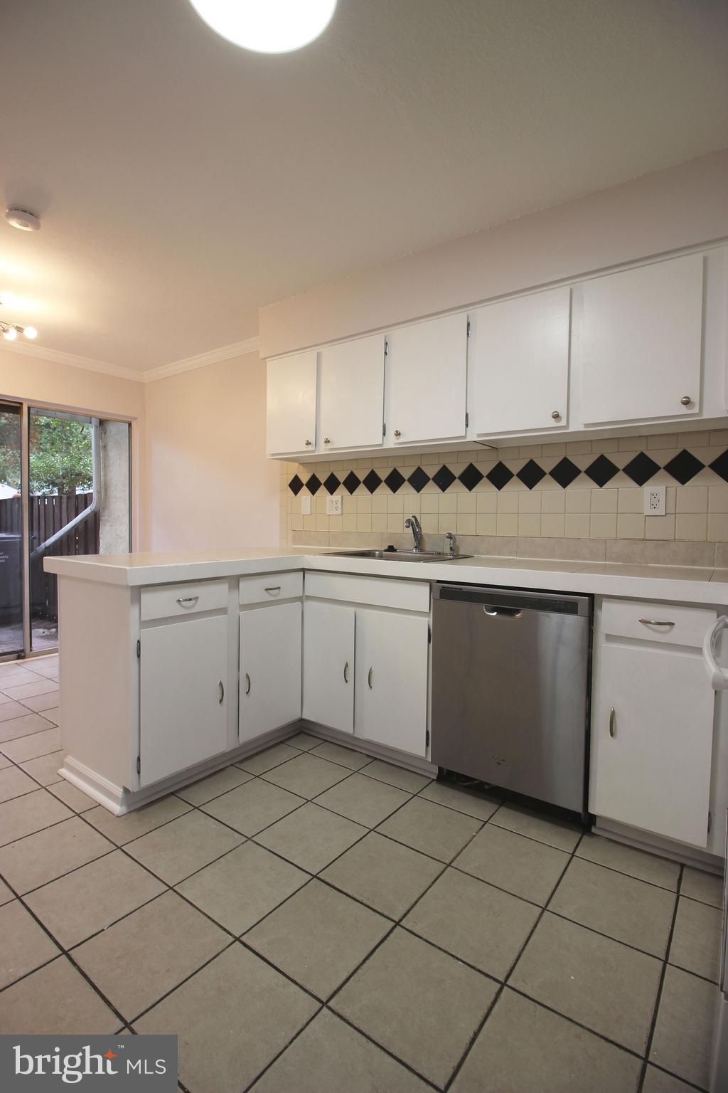 RESTON - Residential Lease