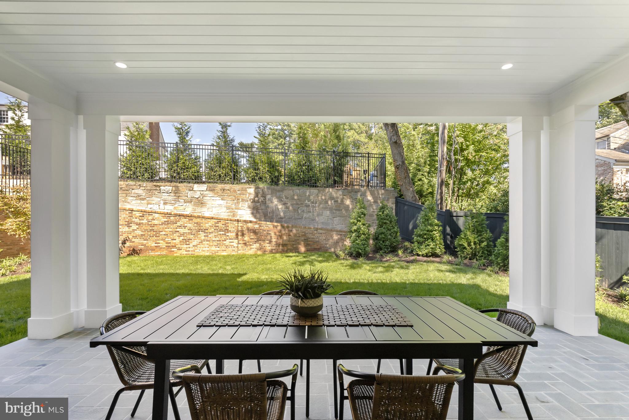 SPRING VALLEY - Residential
