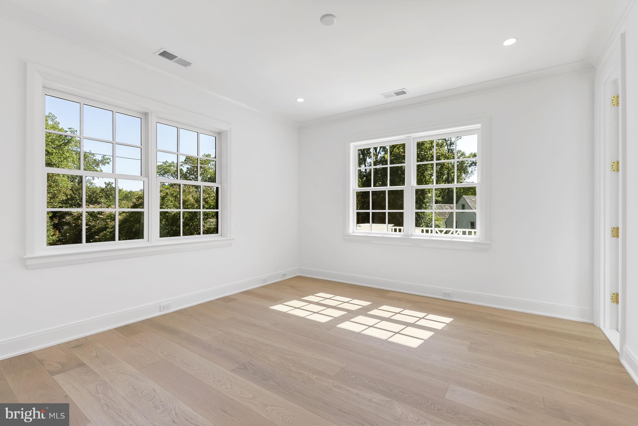 SPRING VALLEY - Residential