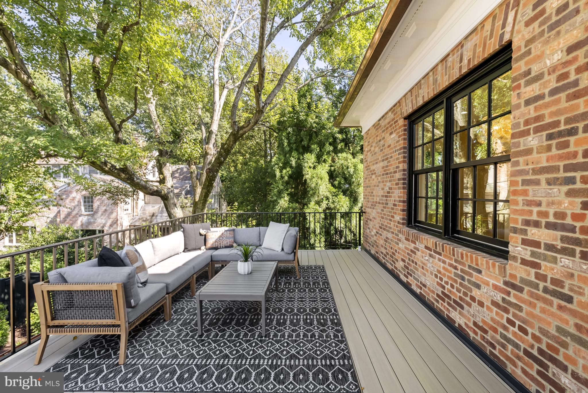 SPRING VALLEY - Residential