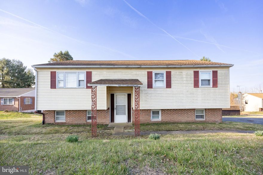 OFFER DEADLINE WAS APRIL 2 AT 5PM. Seller maintains right to accept an offer at any time.  CALLING ALL INVESTORS, CONTRACTORS, HANDY HOMEBUYERS!!  ****Great home in need of full rehab****  Big ROI opportunity after flip.  Come with a vision - a LOT of possibilities here.  Very short drive to all things Phoenixville. Wonderful single family property in Owen J schools located on large ACRE+ private lot set back from road.  East Vincent Township.  Attached garage - could be converted to additional living space, home gym, etc.  Four bedrooms and over 1800 sq. feet of living space.  Wood fireplace.  The POSSIBILITIES are endless here.  Buyer responsible for any municipal requirements in regards to sale.  Home is being sold as-is.