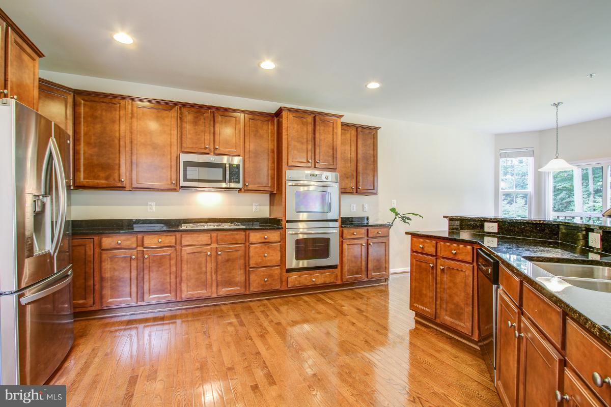 EAGLES POINTE - Residential