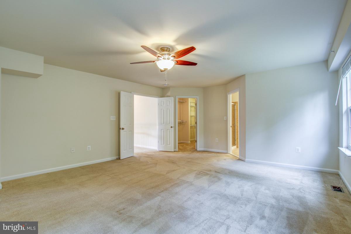 EAGLES POINTE - Residential