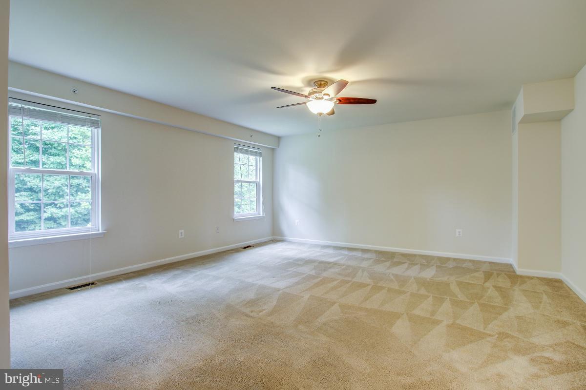 EAGLES POINTE - Residential