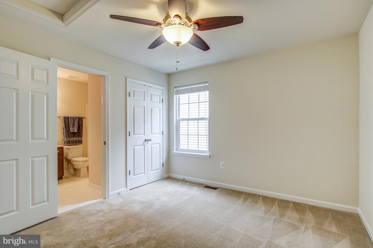 EAGLES POINTE - Residential