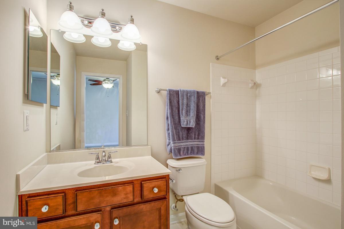 EAGLES POINTE - Residential