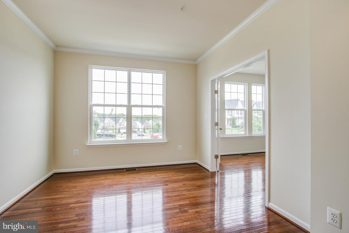 EAGLES POINTE - Residential