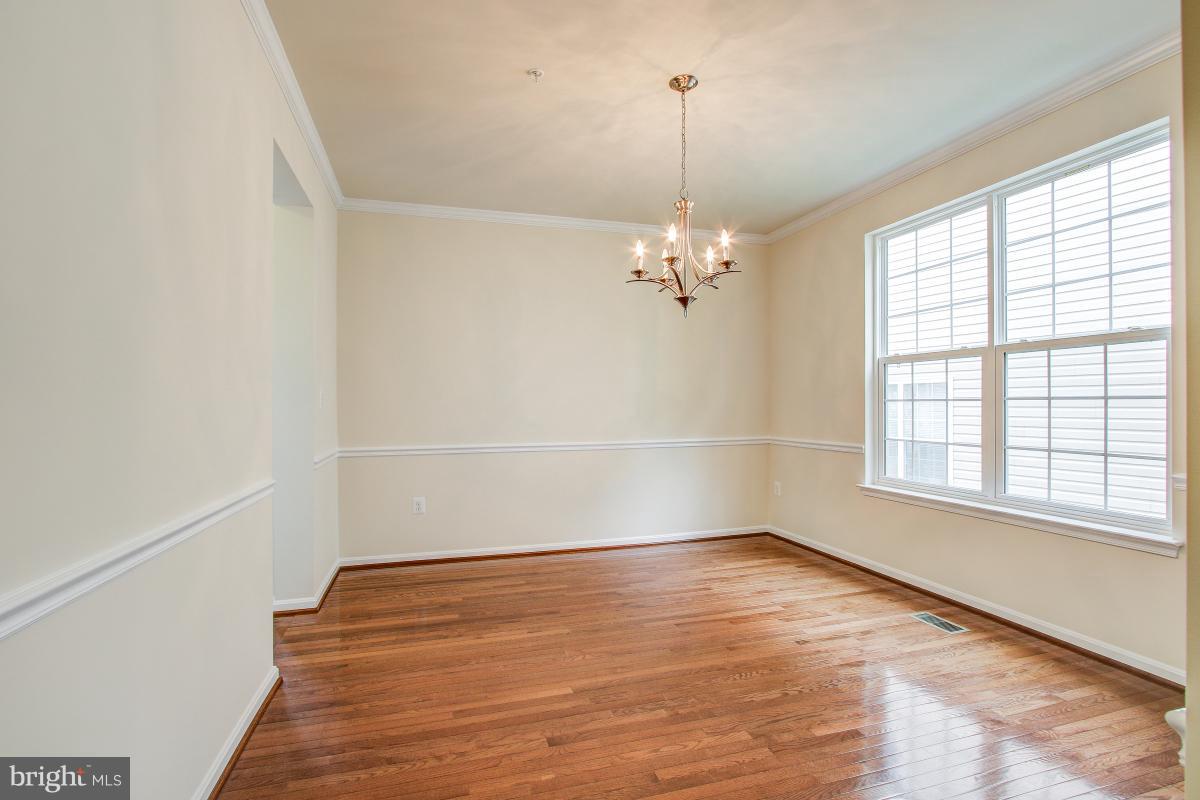 EAGLES POINTE - Residential