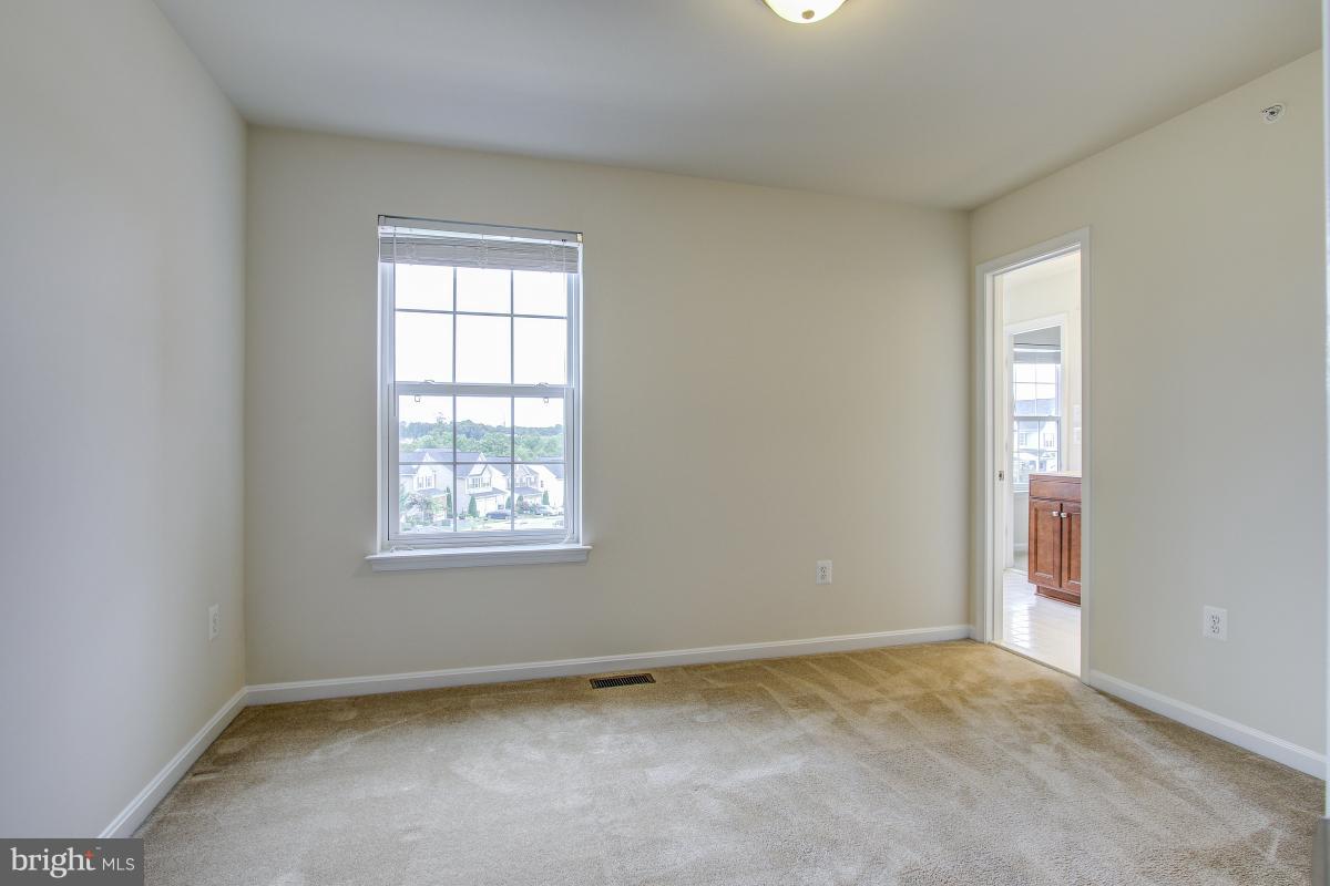 EAGLES POINTE - Residential