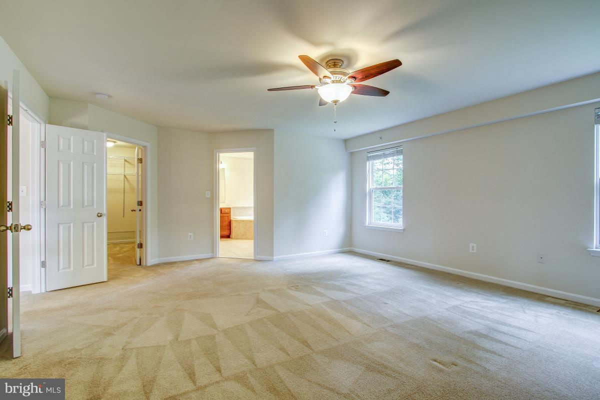 EAGLES POINTE - Residential