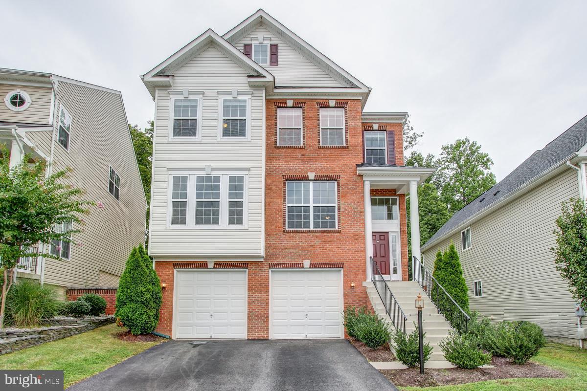 EAGLES POINTE - Residential