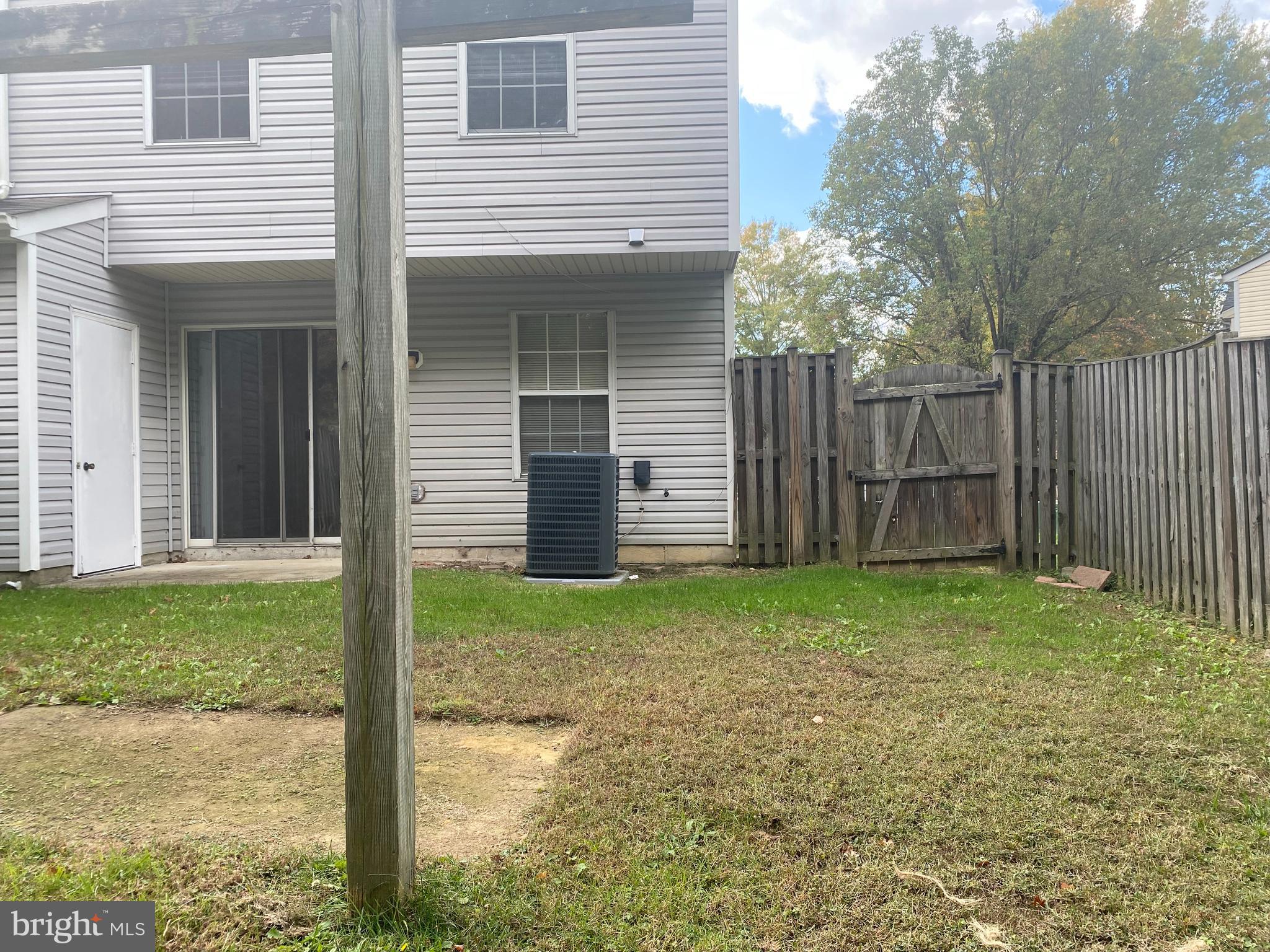 TANGLEWOOD TOWNHOMES SUB - Residential Lease