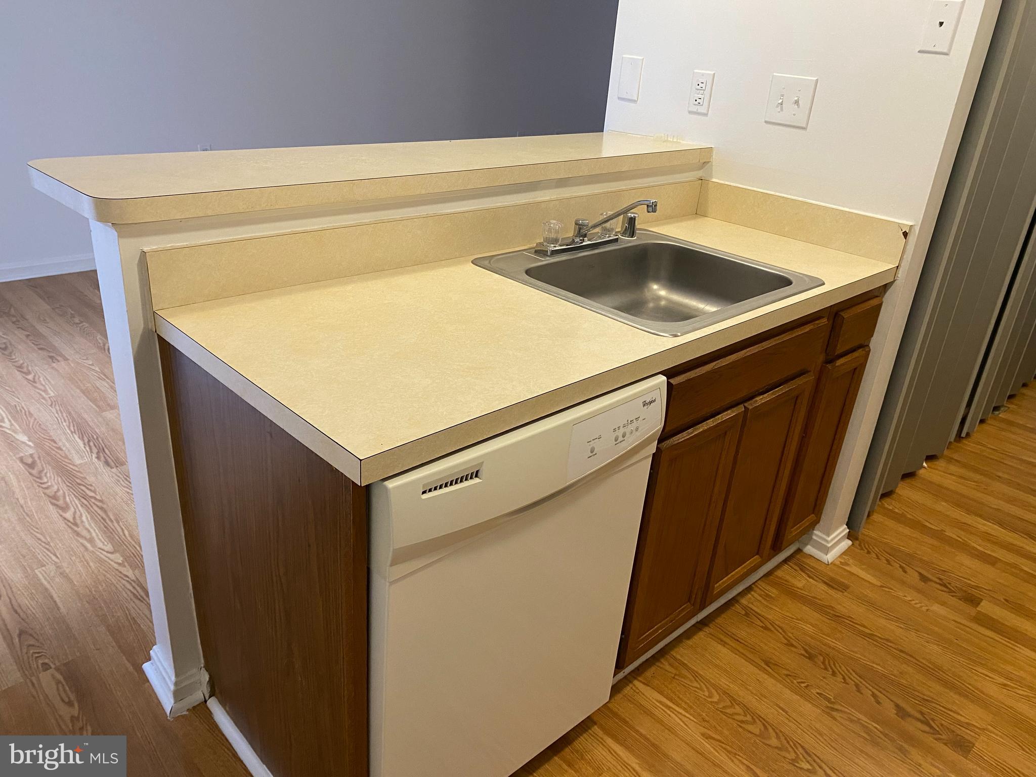 TANGLEWOOD TOWNHOMES SUB - Residential Lease