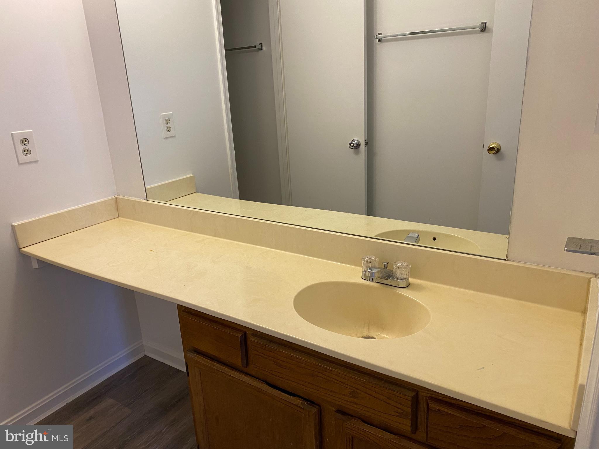 TANGLEWOOD TOWNHOMES SUB - Residential Lease