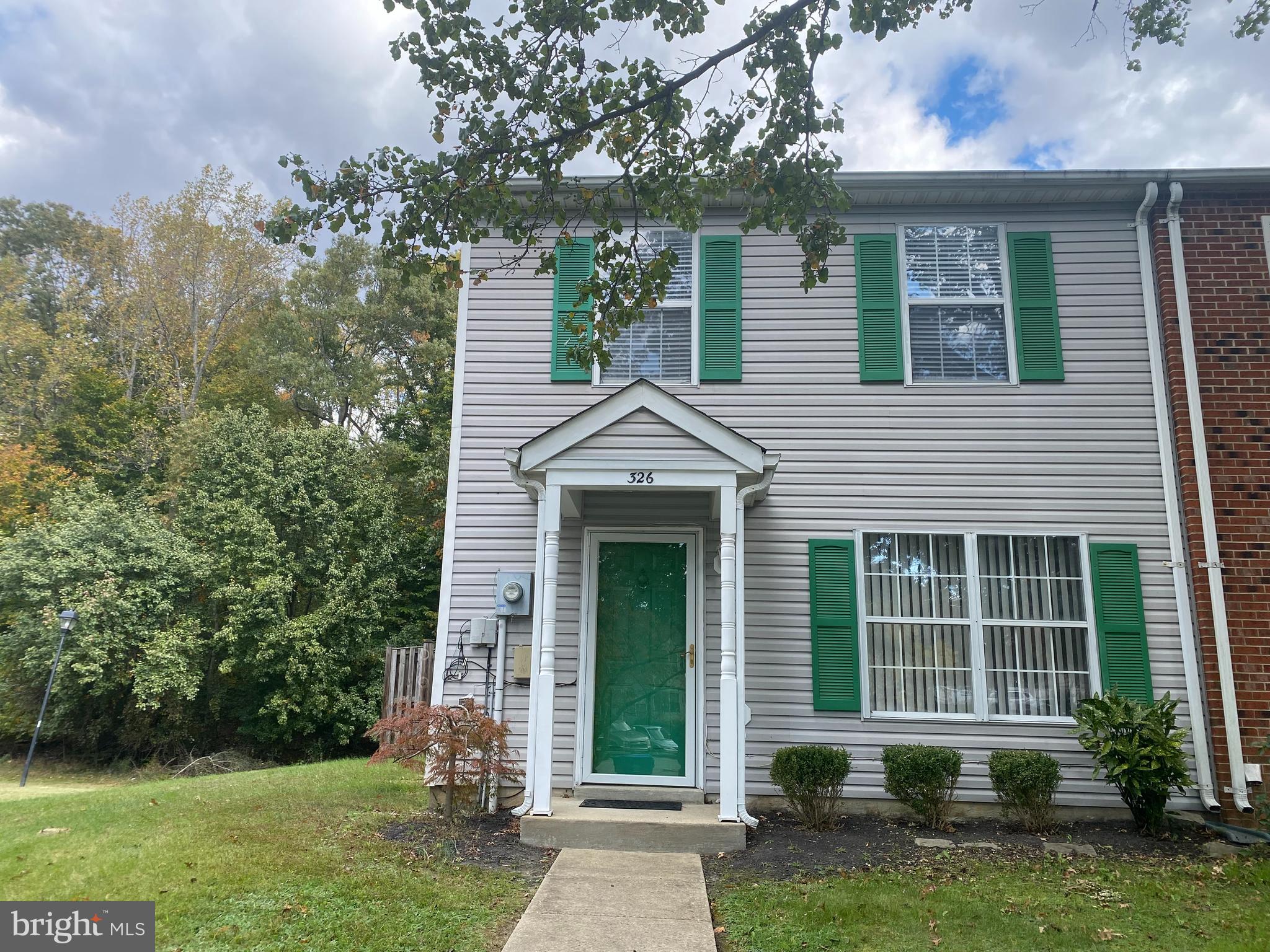 TANGLEWOOD TOWNHOMES SUB - Residential Lease