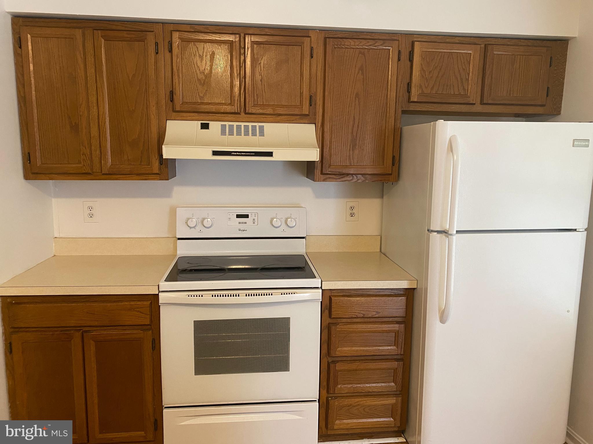 TANGLEWOOD TOWNHOMES SUB - Residential Lease