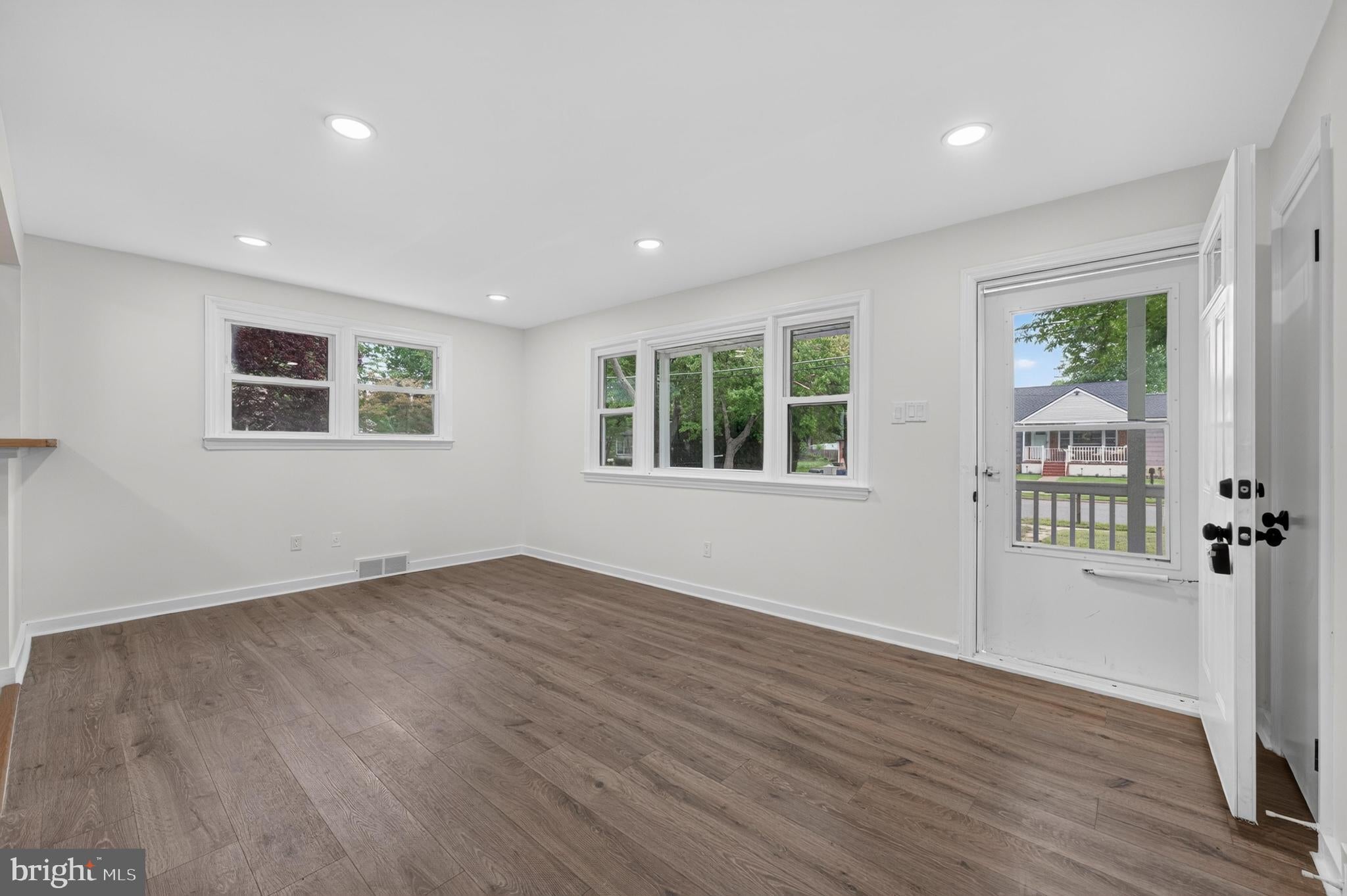 10 BERGEN AVENUE