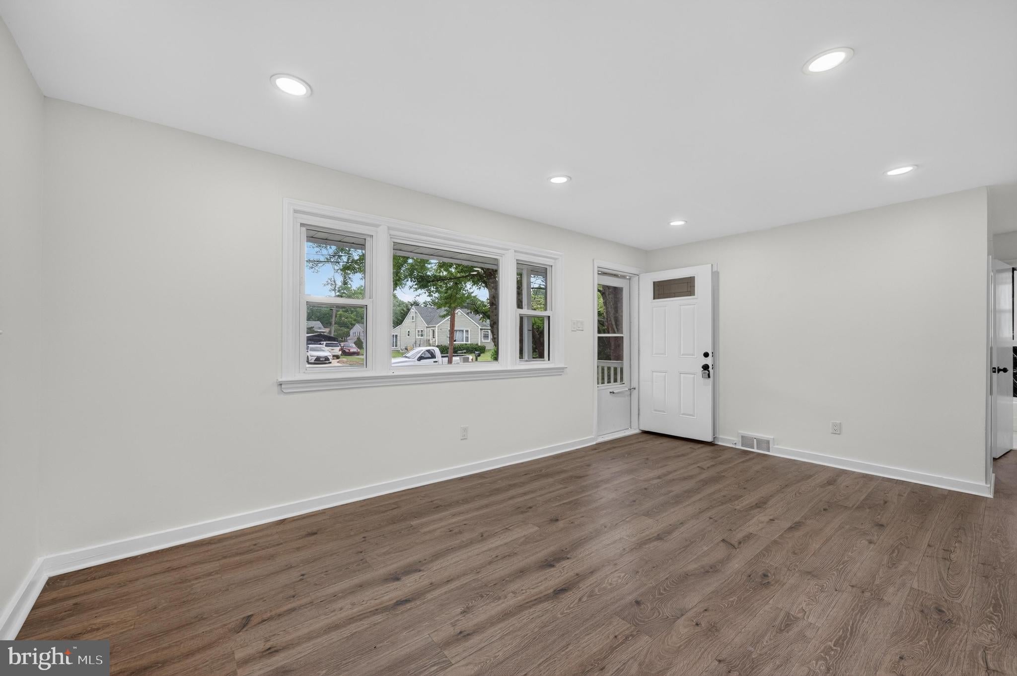 10 BERGEN AVENUE
