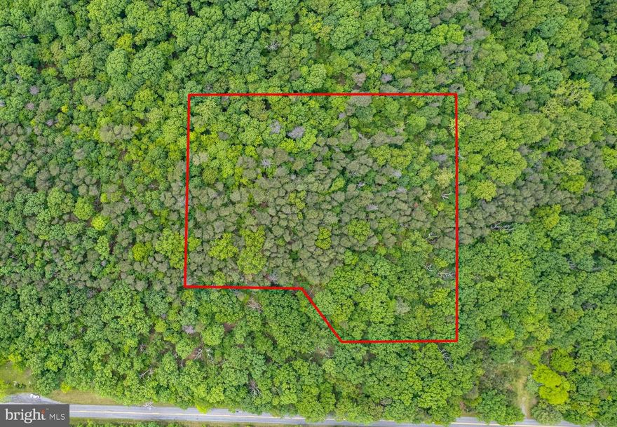 Beautiful 5.007 acre lot in Reynolds View Estates subdivision.  Beautiful wooded lot, pre-approved for a  3 bedroom septic system, certification letter in documents.