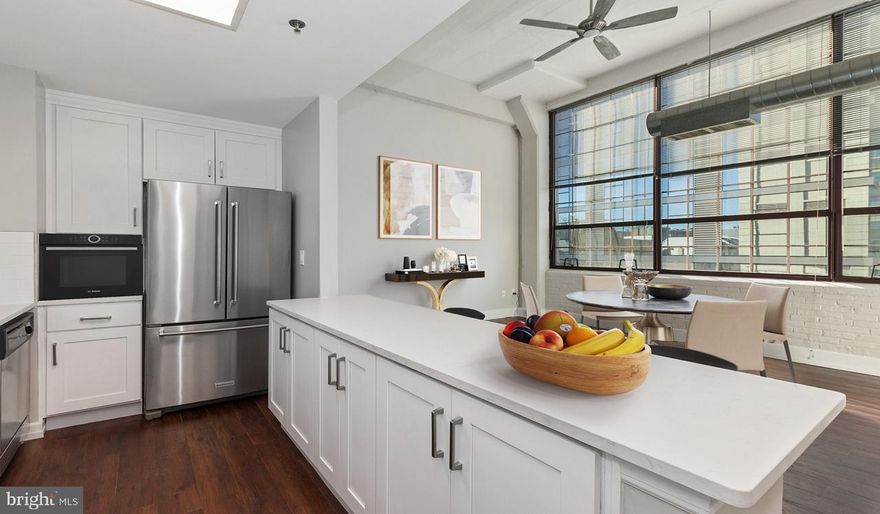 Located in the Fitler Square neighborhood, Locust on the Park offers the convenience of urban living with a welcoming neighborhood feel. The newly upgraded apartments feature modern kitchens with granite countertops and stainless-steel appliances. Hardwood floors throughout the living areas, high, industrial ceilings with oversized windows and spacious, loft-style floor plans. Each apartment contains a private washer and dryer and walk-in closets. Community also features a brand new 24-hour fitness center and new clubroom with demonstration kitchen. We are a pet friendly community with no weight limit on dogs.  Located adjacent to the Schuylkill River Park, provides close access to abundant green space and commuting is convenient with the nearby 30th Street Station. ** Photos are of model units **  Prices and availability subject to change on daily basis ** ** Parking may be available for additional fee **