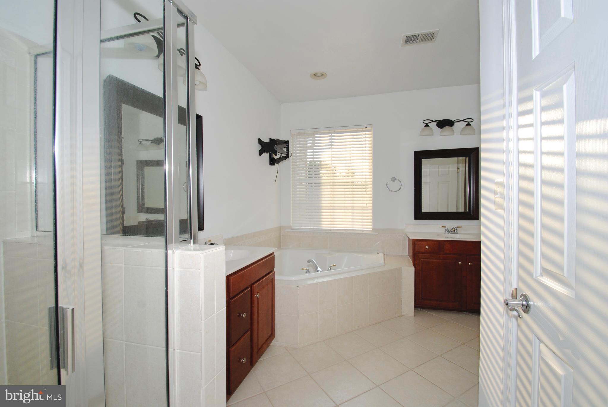 SOUTH RIVER - Residential Lease