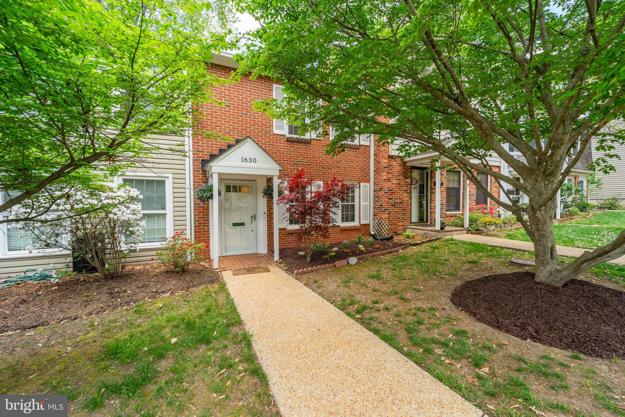 GEORGETOWN HOUSES - Residential