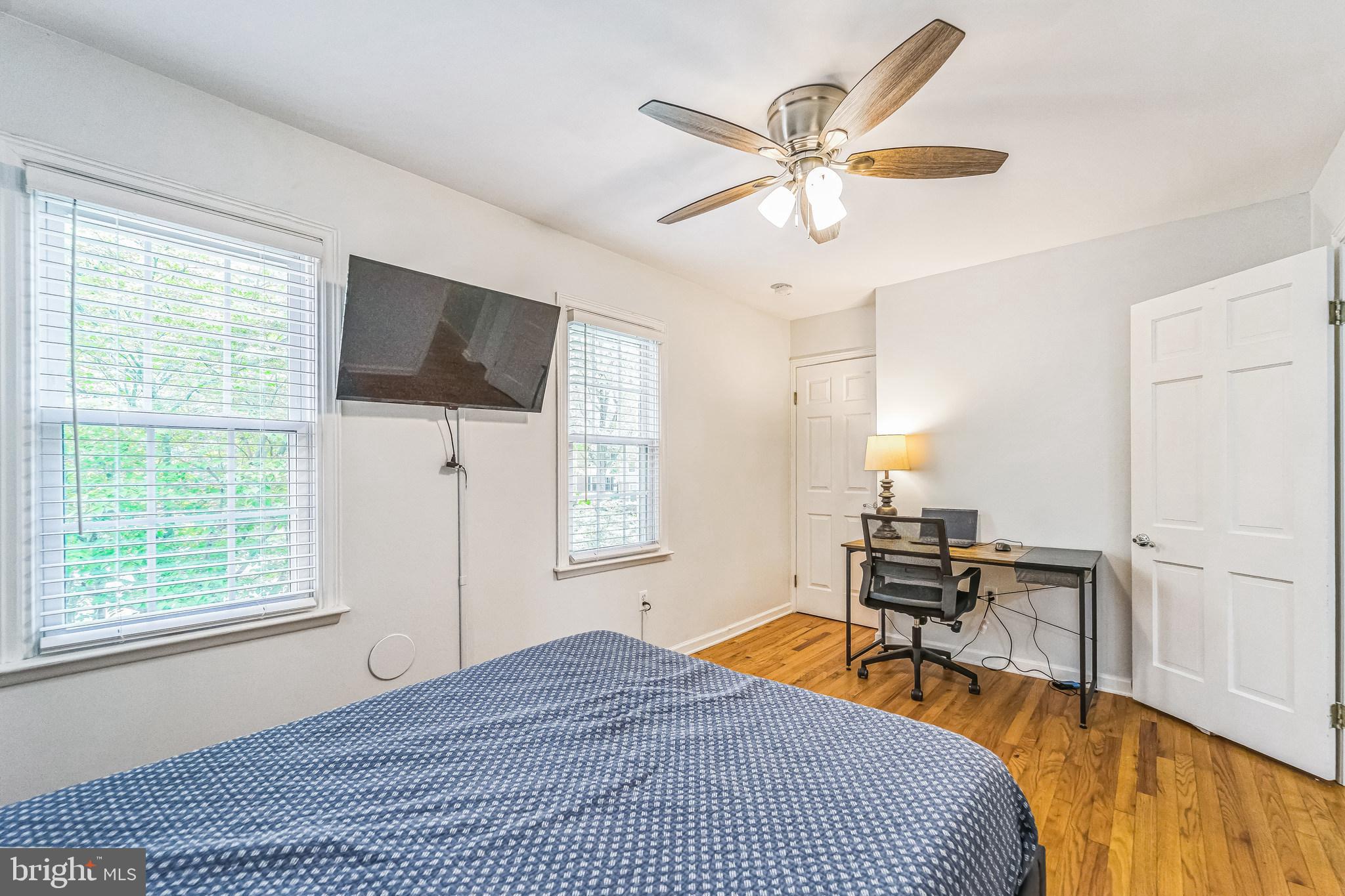 GEORGETOWN HOUSES - Residential