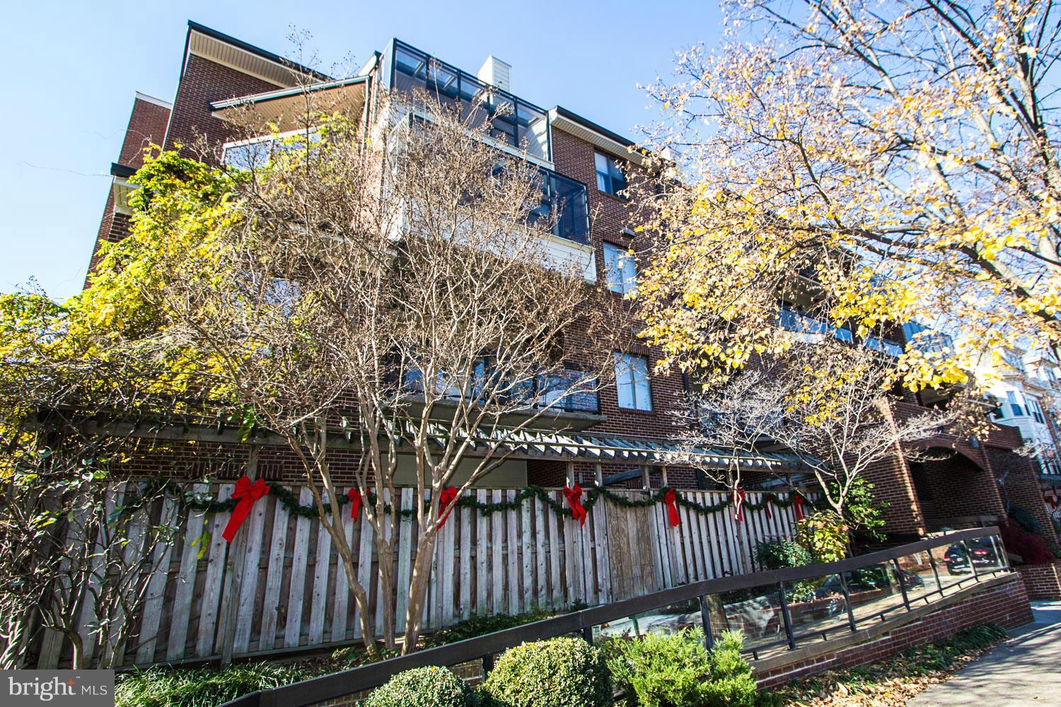 SUMMERWALK - Residential Lease