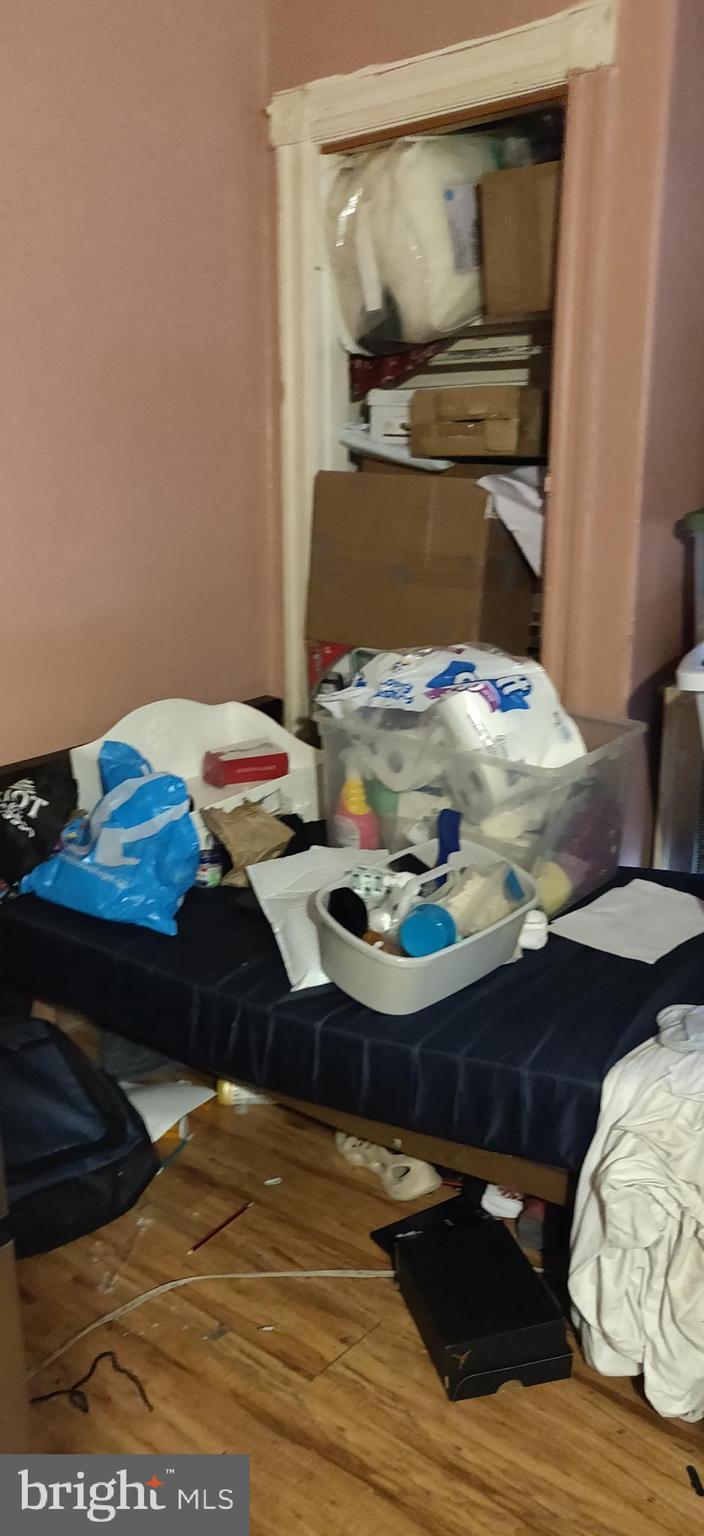 ELMWOOD PARK - Residential