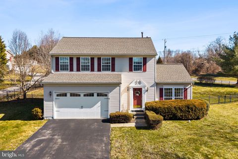 4 MCKEAN CIRCLE WEST GROVE PA 19390