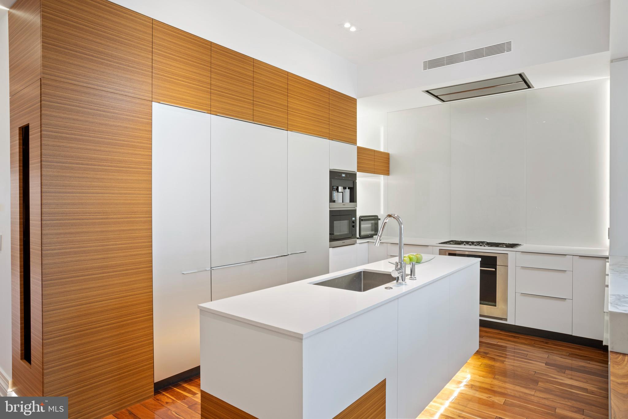 SOCIETY HILL - Residential