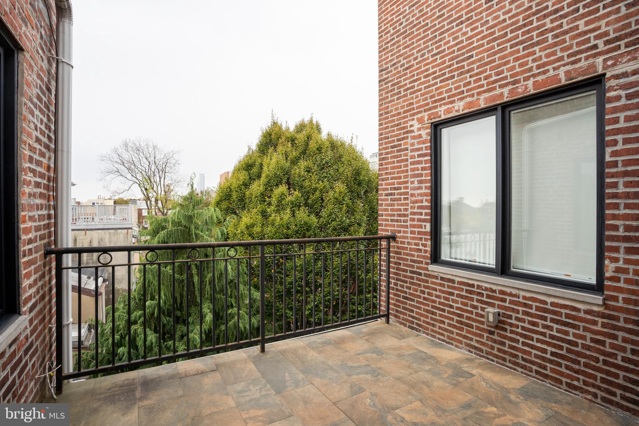 SOCIETY HILL - Residential