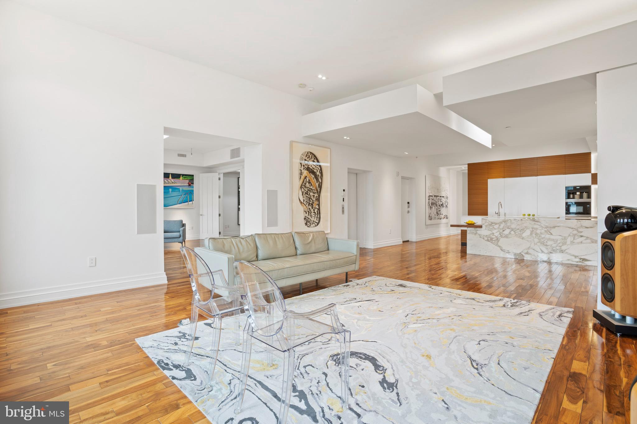 SOCIETY HILL - Residential