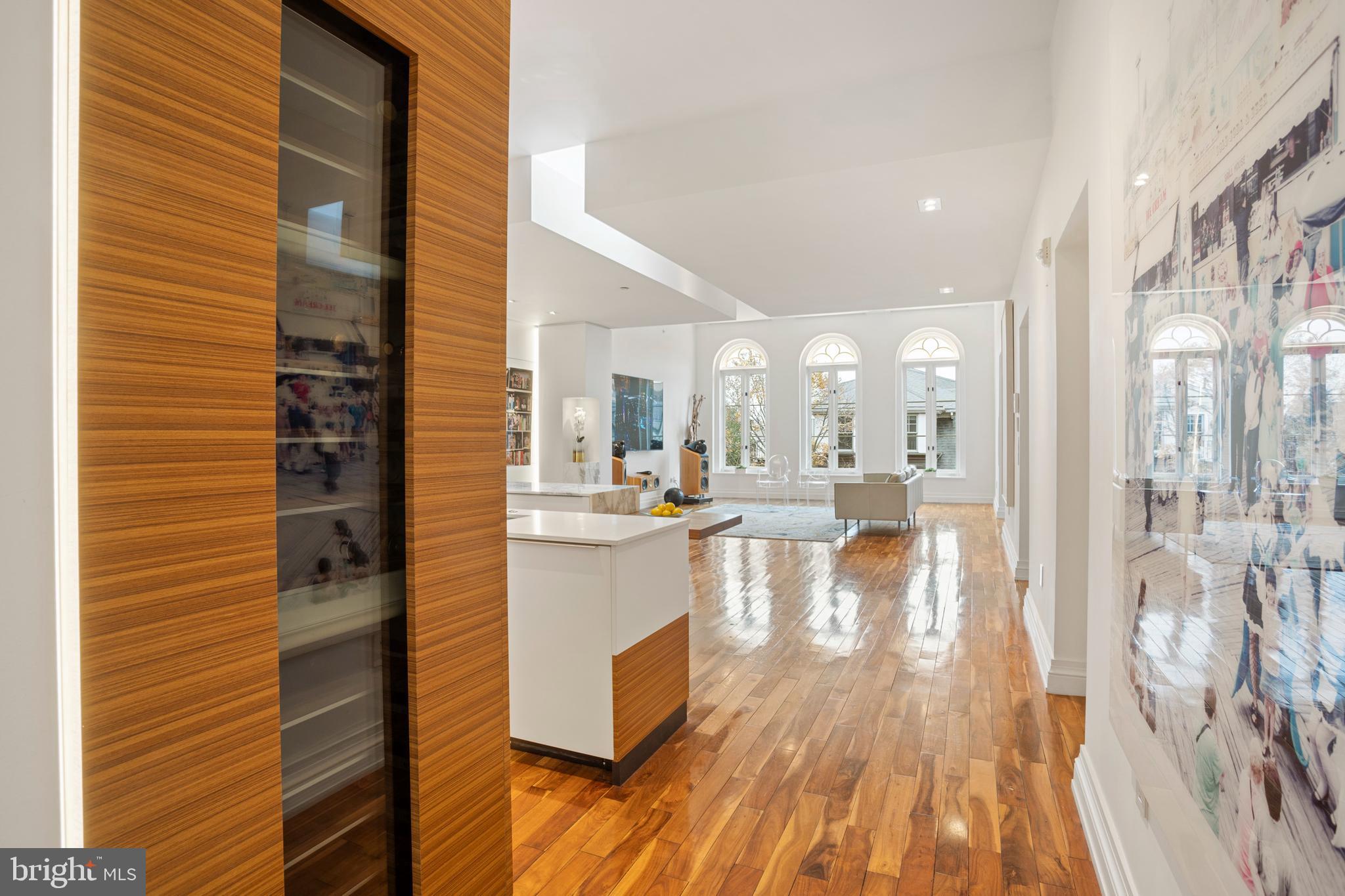 SOCIETY HILL - Residential