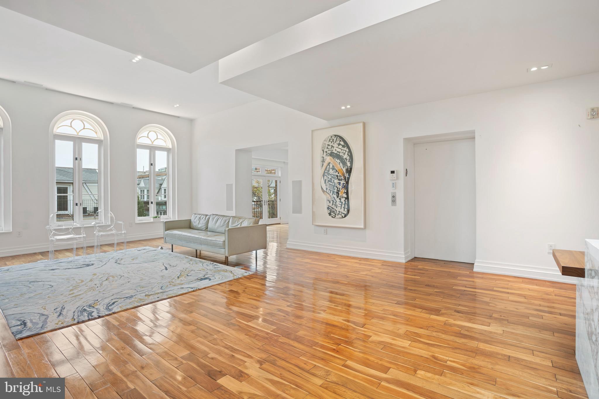 SOCIETY HILL - Residential
