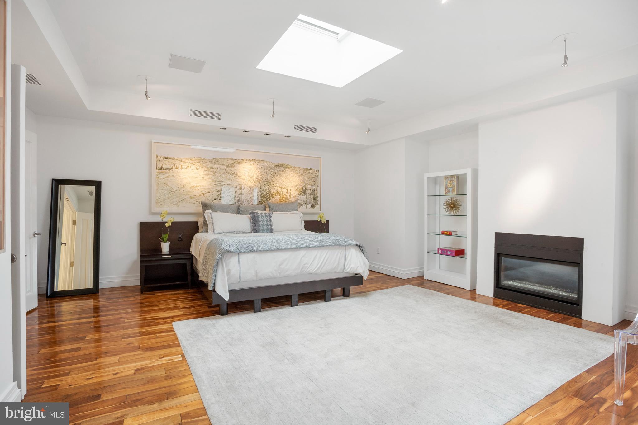 SOCIETY HILL - Residential