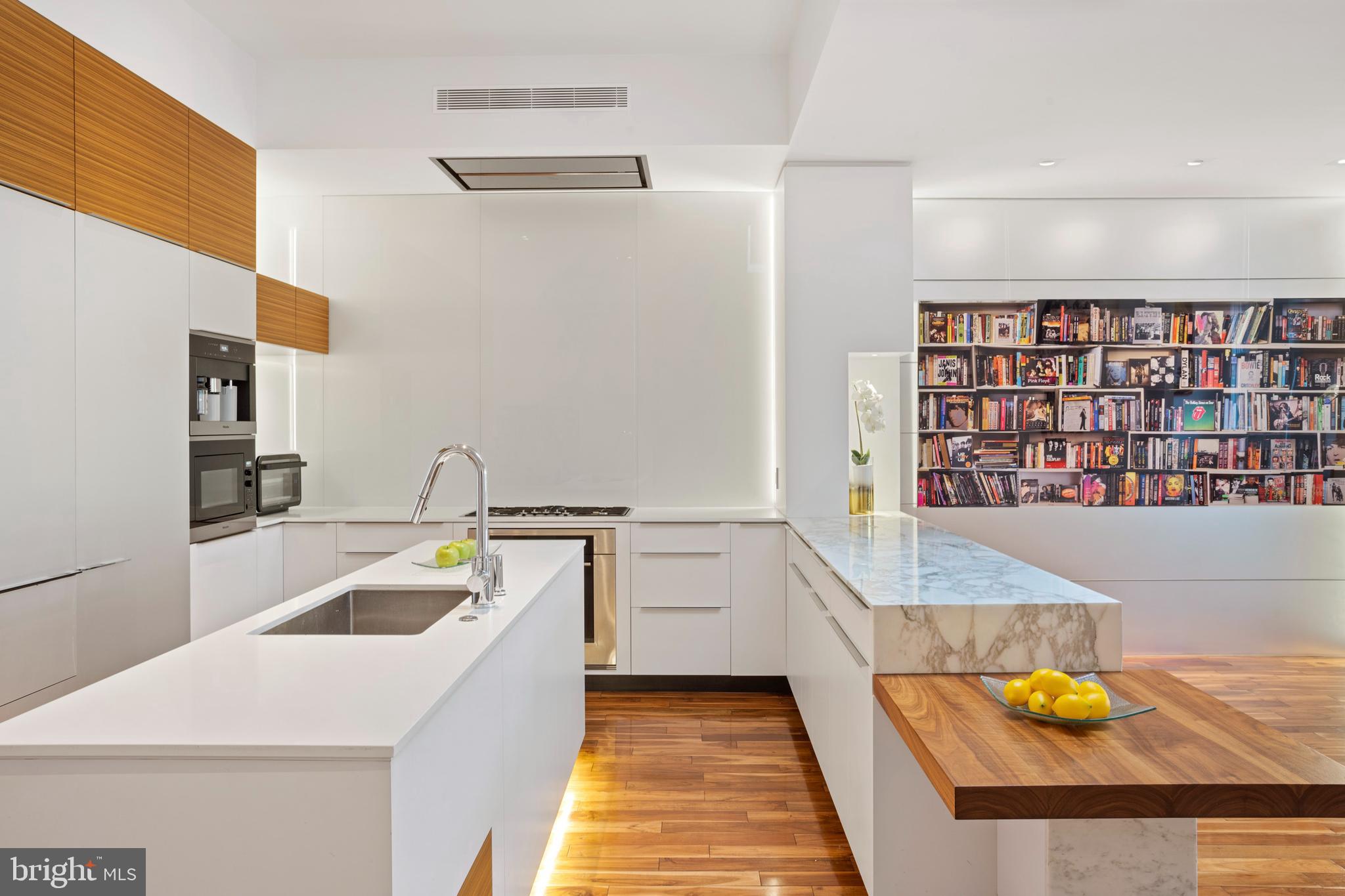 SOCIETY HILL - Residential