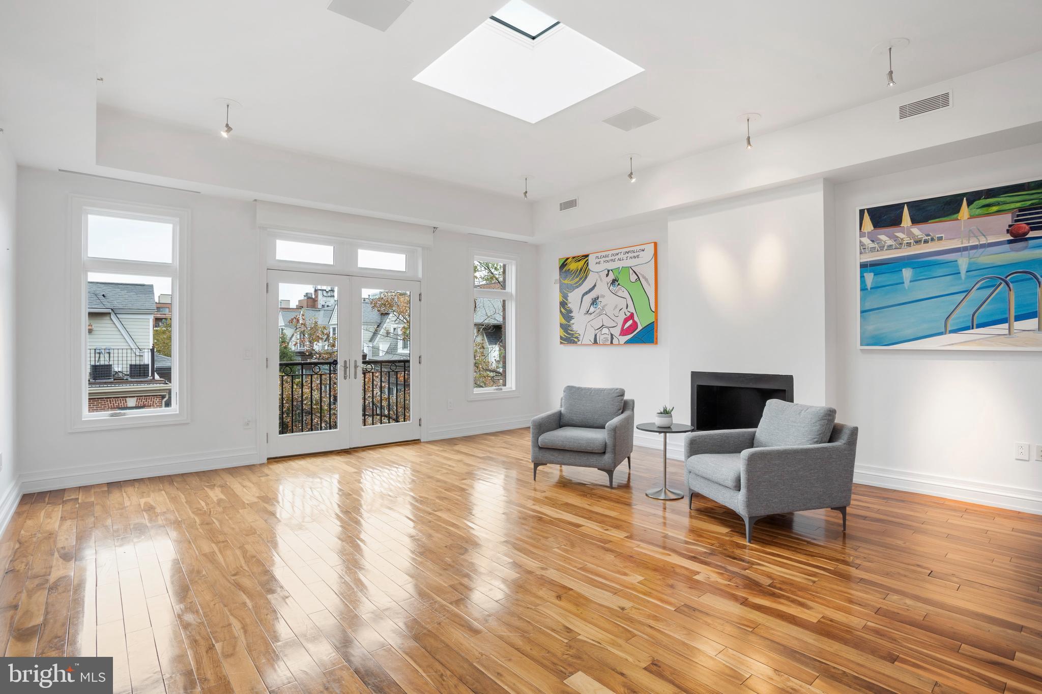 SOCIETY HILL - Residential