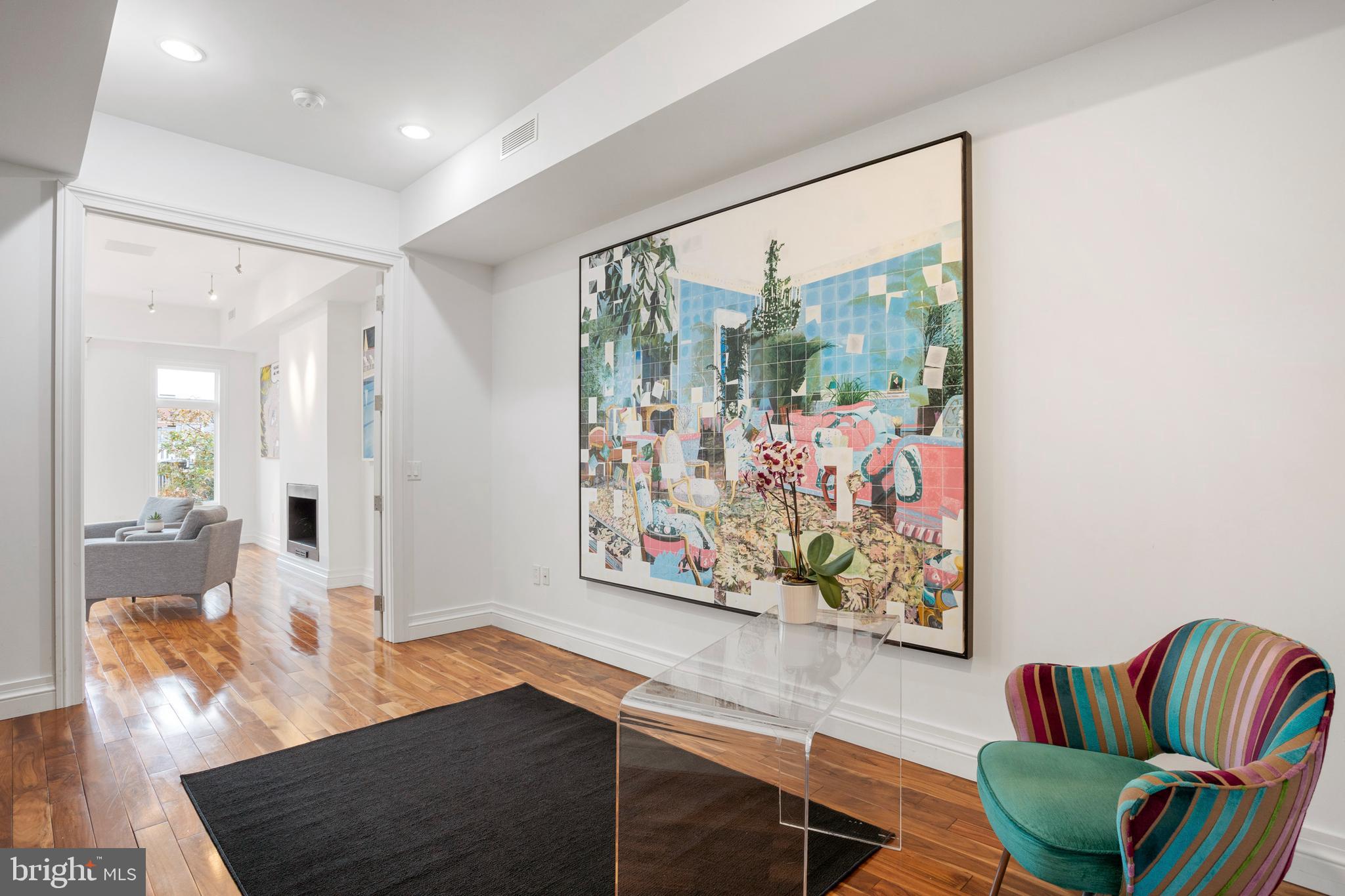 SOCIETY HILL - Residential