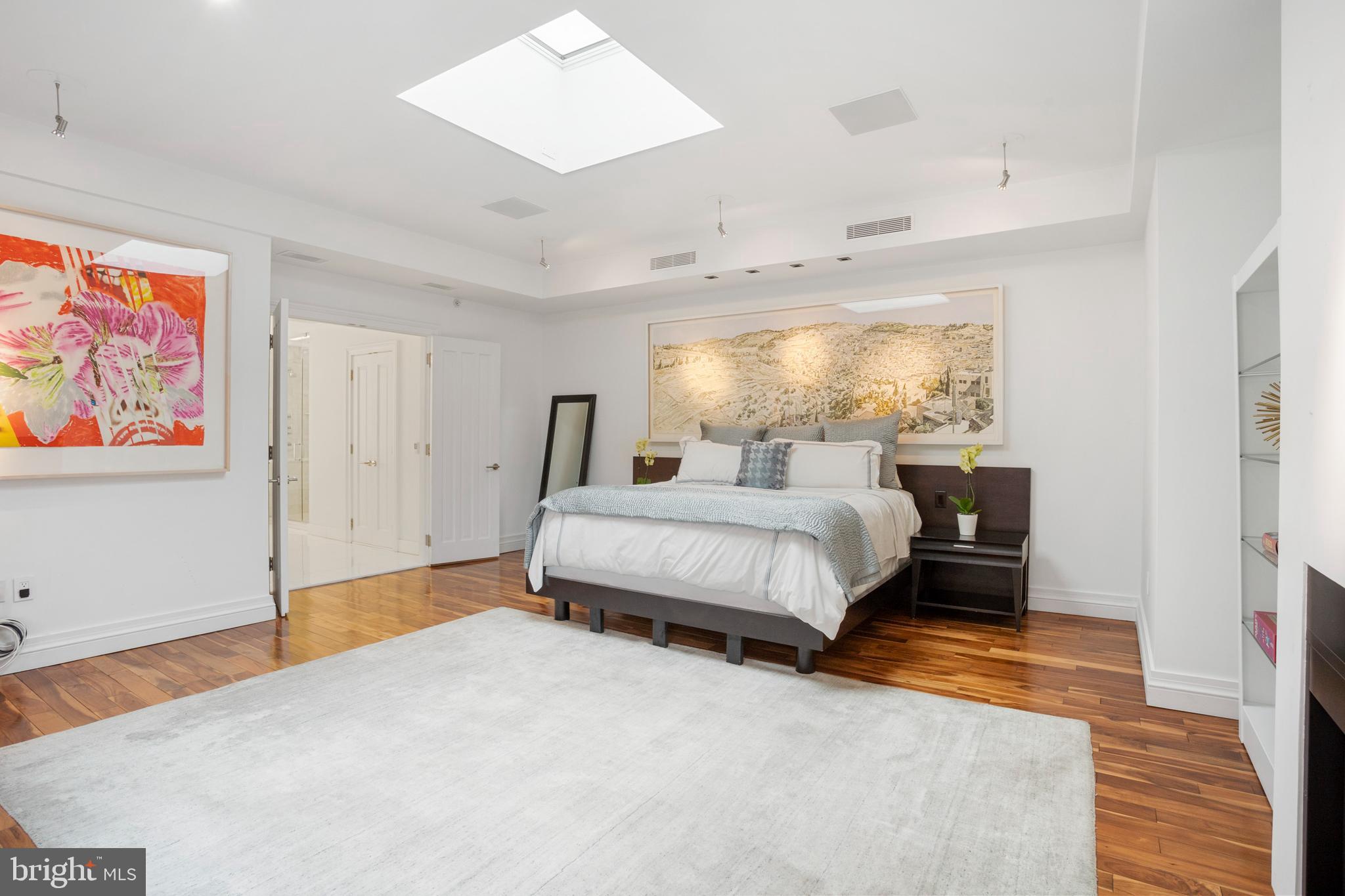 SOCIETY HILL - Residential