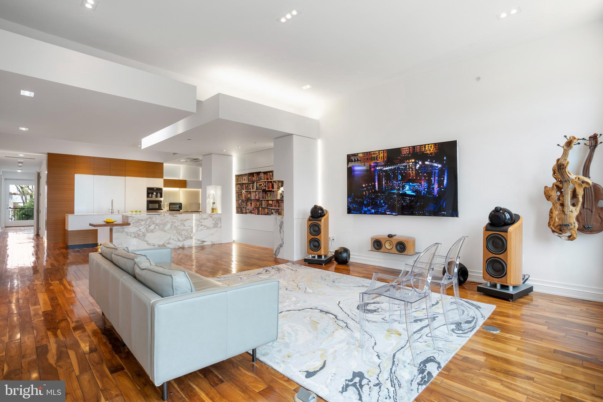 SOCIETY HILL - Residential