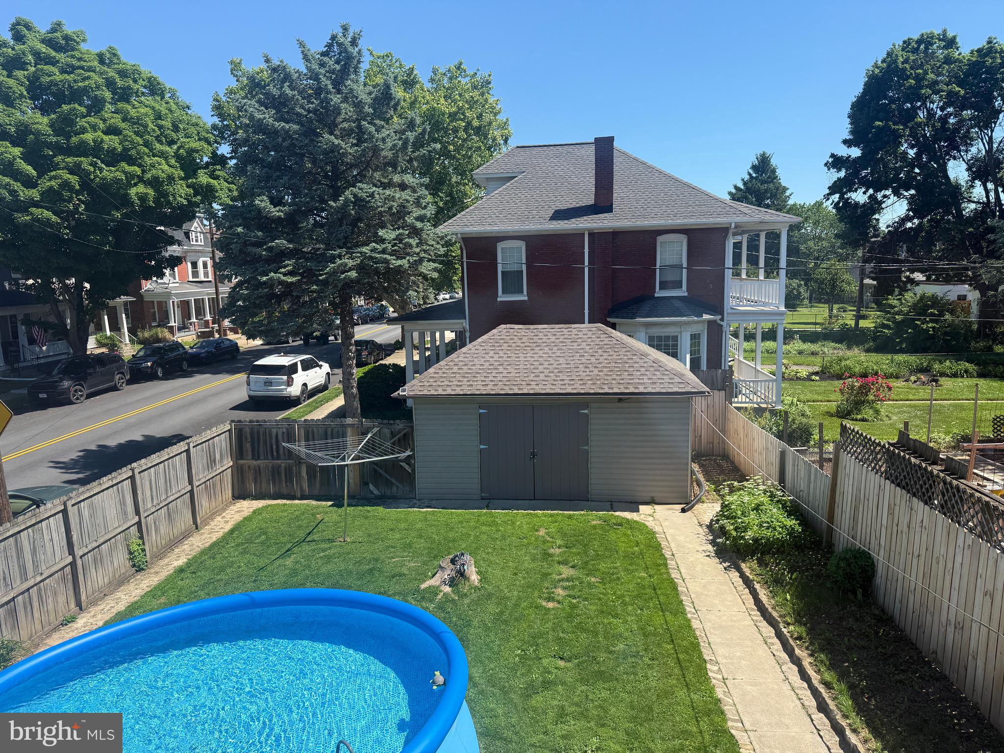 331 CARLISLE AVENUE