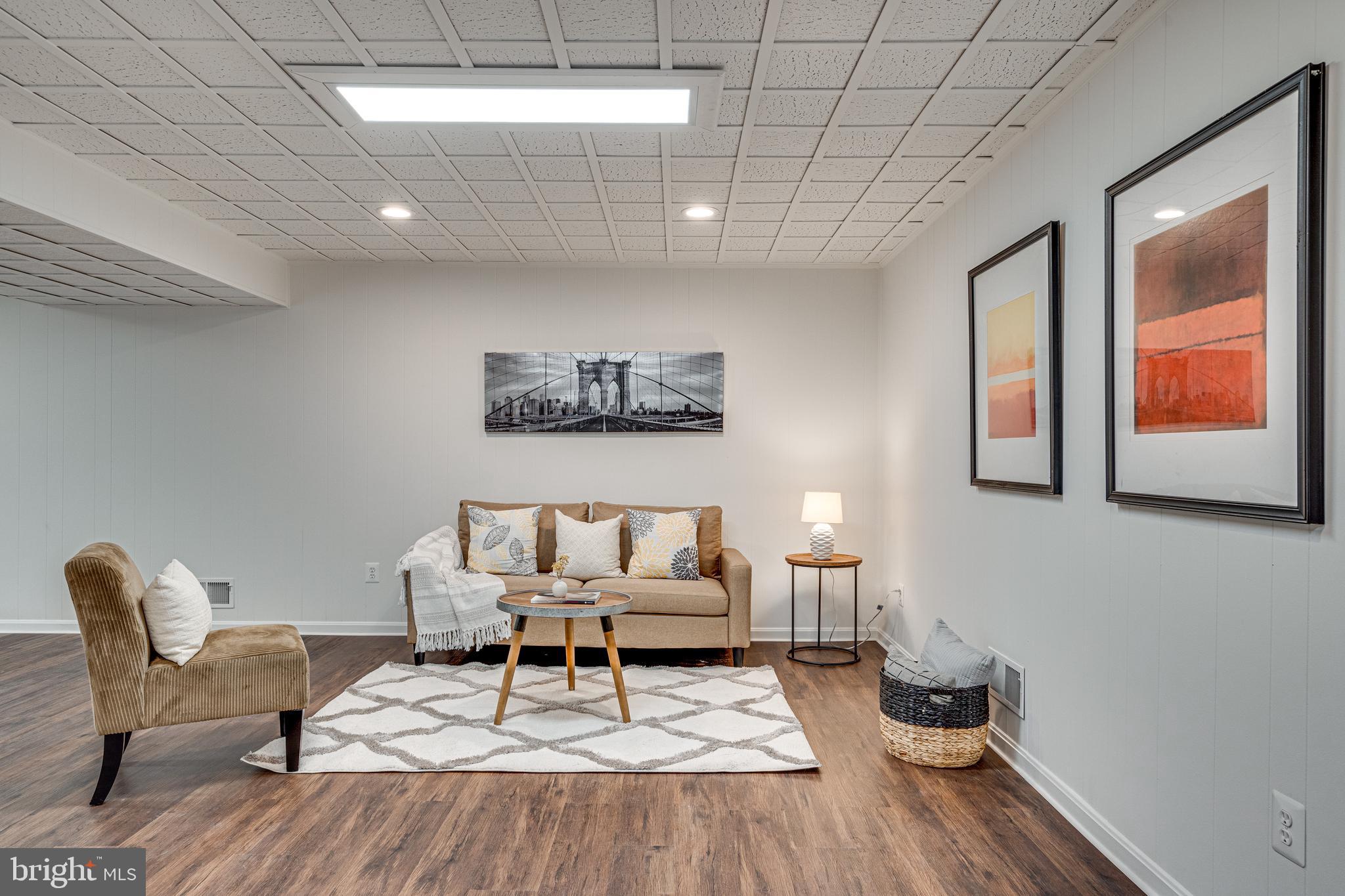 LAKEVALE ESTATES - Residential