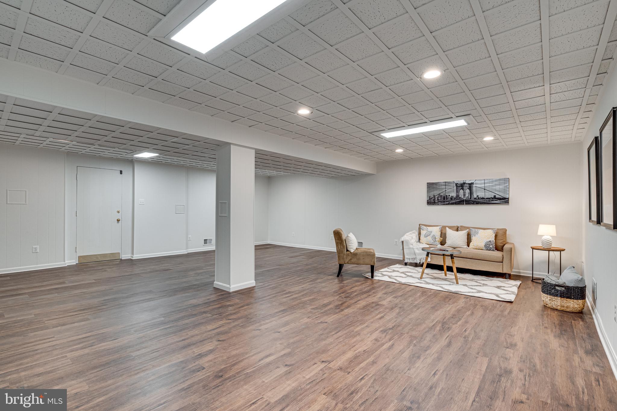 LAKEVALE ESTATES - Residential