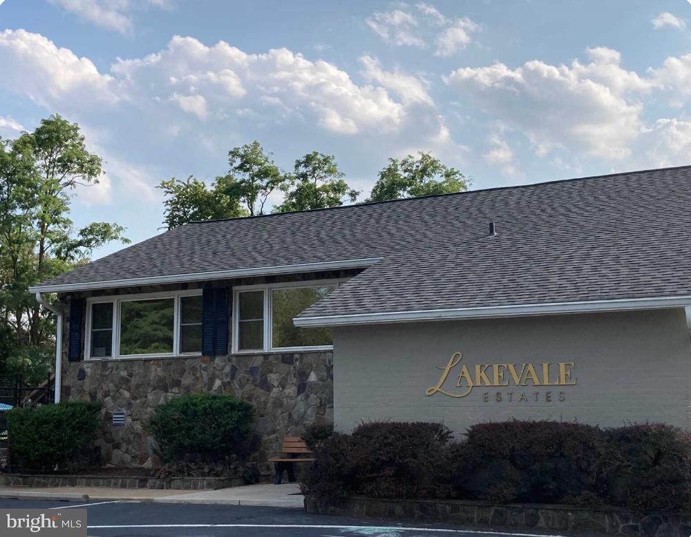 LAKEVALE ESTATES - Residential