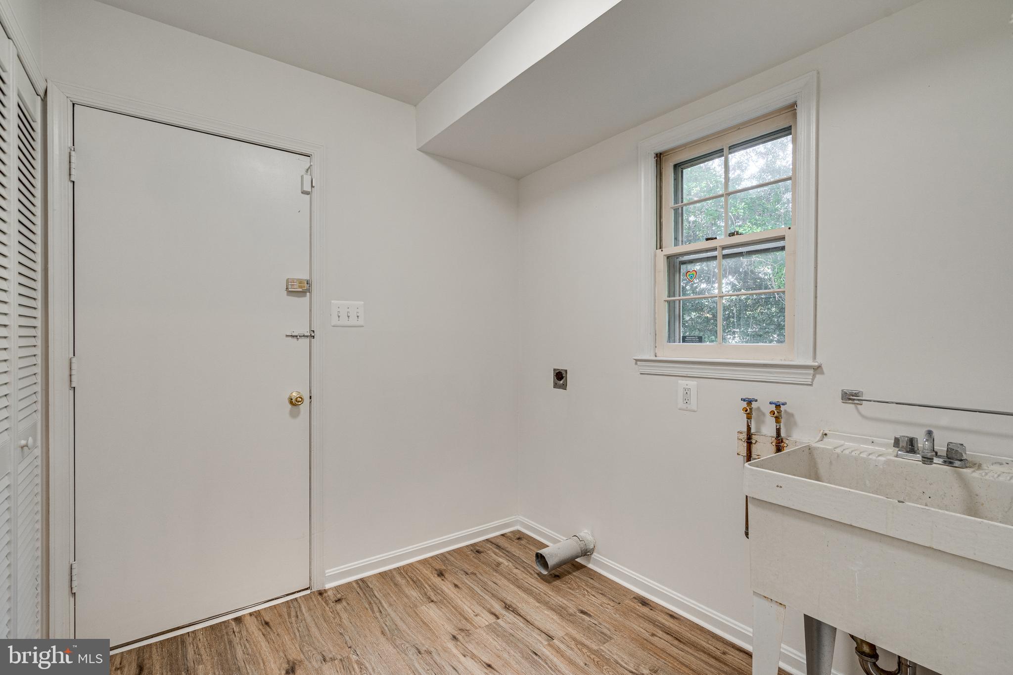 LAKEVALE ESTATES - Residential